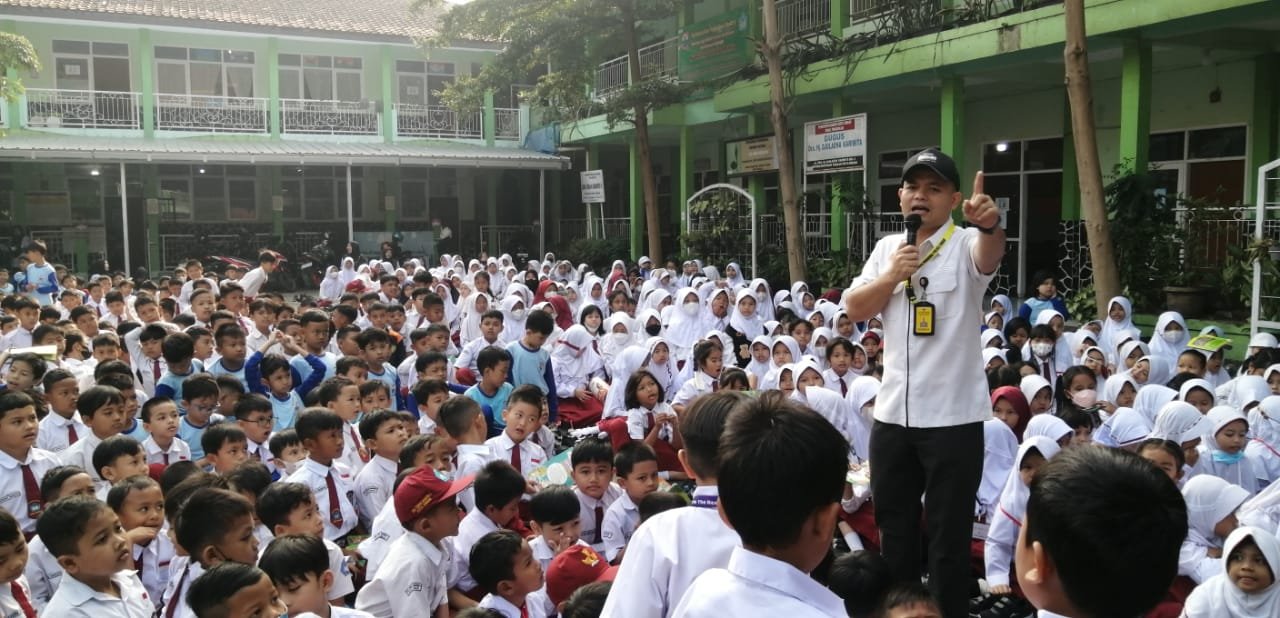 Jaga Masa Depan Pelajar dari Bahaya Narkoba, Satresnarkoba Polres Cimahi Galakan program Police Goes To School