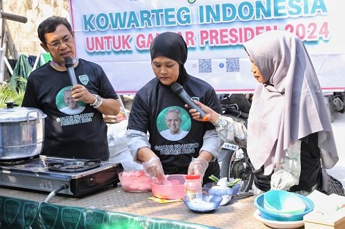 Merawat Cita Rasa Nusantara Melalui Pelatihan Pembuatan Kue Sentiling