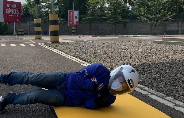 Teknik Aman Jika Terjatuh dari Sepeda Motor
