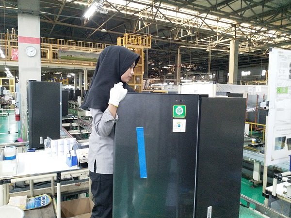 Sharp Indonesia Torehkan Sejarah Baru Melalui Capaian Produksi Lemari Es ke-25 Juta Unit