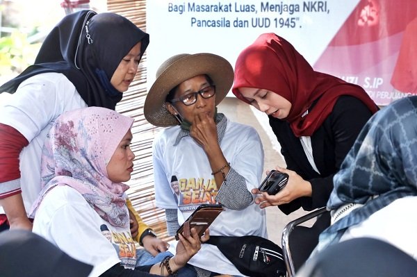 Ibu-ibu Dilatih Menguasai Digital Marketing untuk Menunjang Bisnis