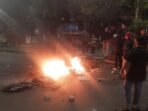 Malam Mencekam di Dago Elos, Warga dan Polisi Bentrok