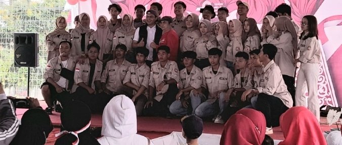 Heboh, Wabup Bandung, Syahrul Gunawan Lepas Jalan Sehat Warga Komplek Griya Jagabaya RW 13 Meriahkan HUT ke-78 Kemerdekaan RI