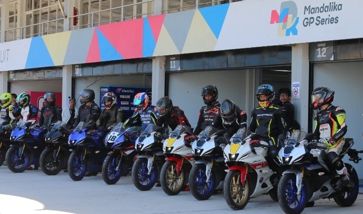 Puncak Event bLU cRU Yamaha Sunday Race, Jadi Magnet Perhatian di Mandalika