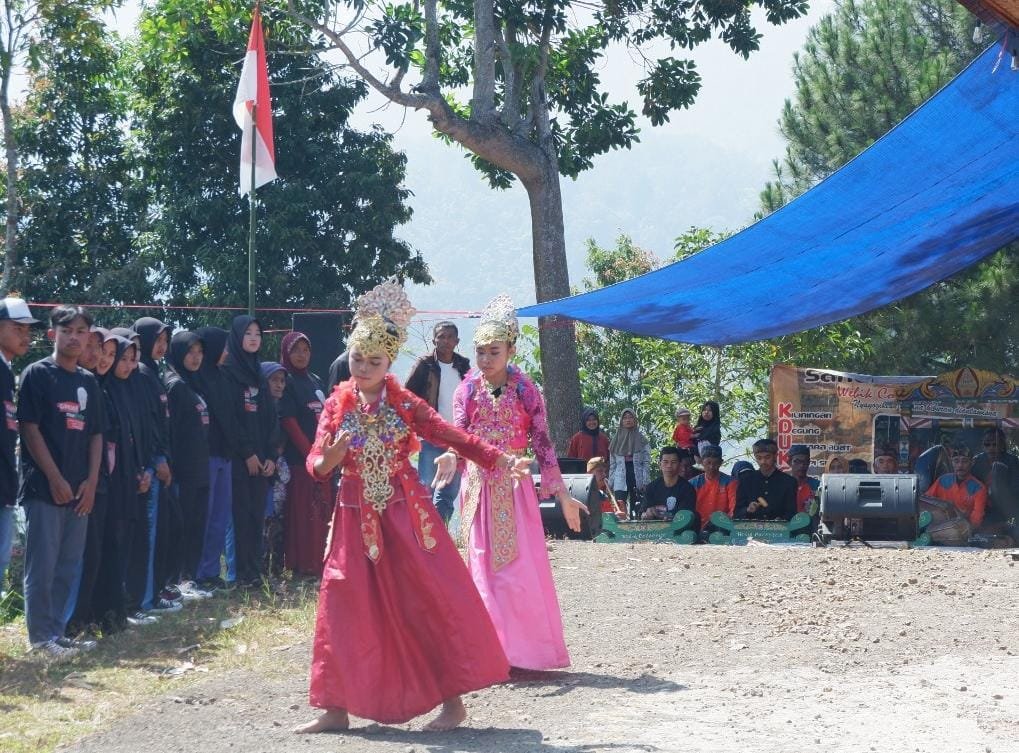 Promosikan Desa Wisata dengan Kunjungi Kampung Adat Miduana di Cianjur
