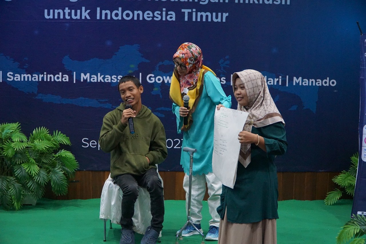 BerdayaBareng memberdayakan lebih dari 700 pemuda, perempuan, dan penyandang disabilitas di Indonesia Timur melalui Program Akses Digital dari Inggris
