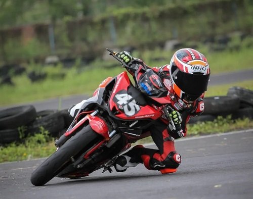 Abimanyu Permadi dan Muhammad Badly Siap Hadapi Persaingan Balap OnePrix Seri 4 Sentul