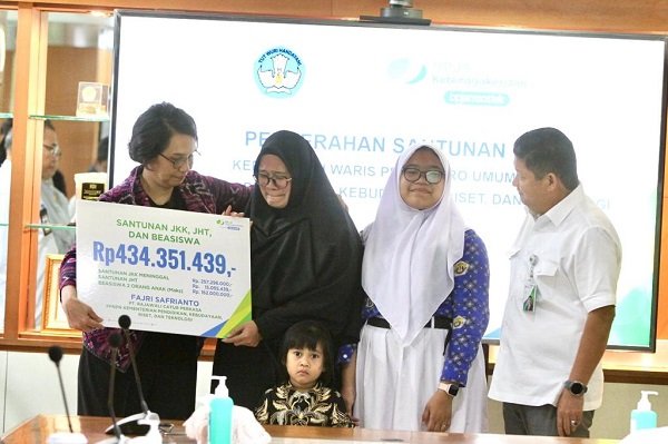 PPNPN Kemendikbudristek Meninggal Dunia, Ahli Waris Terima Santunan dan Beasiswa dari BPJS Ketenagakerjaan