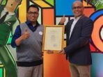 Kadiskominfotik KBB Terima Penghargaan pada Festival Literasi Digital (VIRAL) Jawa Barat