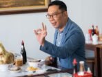 Usai Daftar ke KPU, Cagub Jakarta Ridwan Kamil Temani Atalia di RS Boromeus