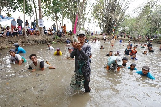 Pertahankan Kearifan Lokal Ngobeng Lauk untuk Jaga Kerukunan