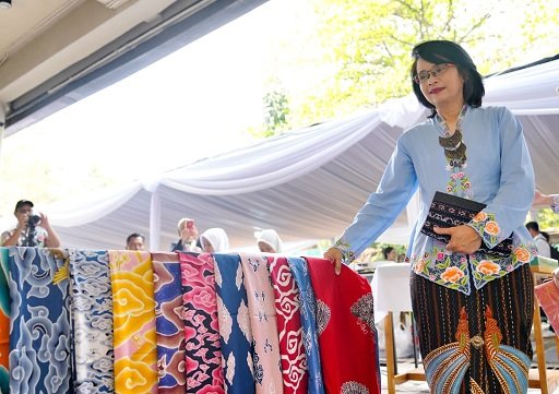 Hari Batik Nasional 2023, Momen Gaungkan Motif Batik dari Jawa Barat