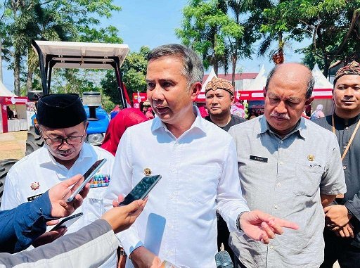 Pj Gubernur Jabar Dorong Karawang Siapkan Integrasi Transportasi dari Stasiun Kereta Cepat