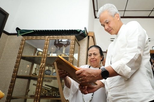 Silahturahmi ke Rumah Ceu Popong, Ganjar Pranowo: Saya Dapat Banyak Pencerahan