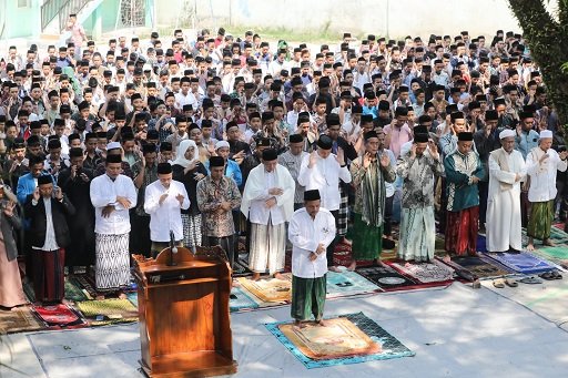 Musim Kemarau Melanda, Ganjar Ikut Salat Istisqa Bareng Kiai dan Santri di Cianjur