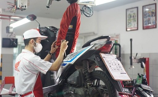 Dampak yang Terjadi pada Sepeda Motor yang Nekat Terjang Banjir