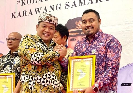 Berkontribusi dalam Pemenuhan Layanan dan Peduli Masyarakat Karawang JNE Raih Penghargaan TJSLP 2023