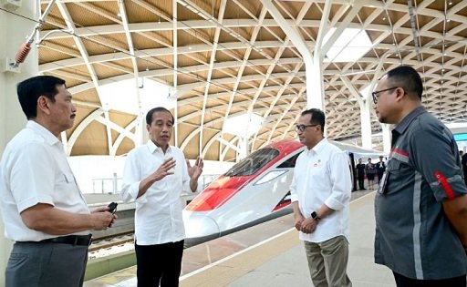 Tarif Kereta Cepat Whoosh Jakarta Bandung: Rp250-350 Ribu