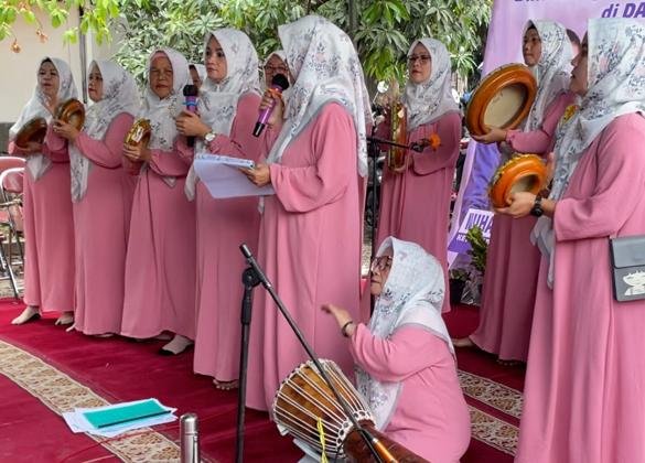 Silaturahmi ke Turangga, Kang Rasyid Disambut Iringan Shalawat Grup Qasidah Ibu-ibu