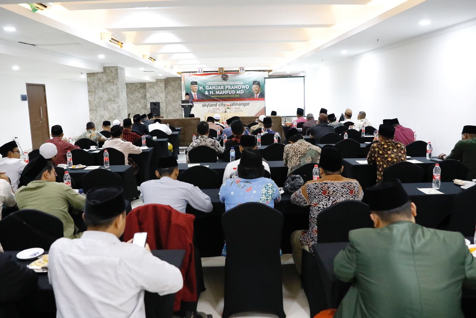 100 Hari Jelang Pilpres, Ratusan Ajengan Siap Gotong Royong Menangkan Ganjar-Mahfud
