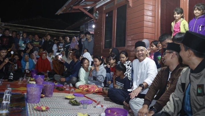 Menginap di Rumah Warga, Cara Ganjar Pranowo Serap Aspiradi Warga dan Tampil Beda Dibandingkan dengan Pemimpin Lain