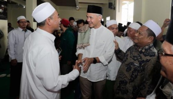 Kunjungan Ganjar Pranowo ke Pesantren Al Muhajirin di Purwakarta