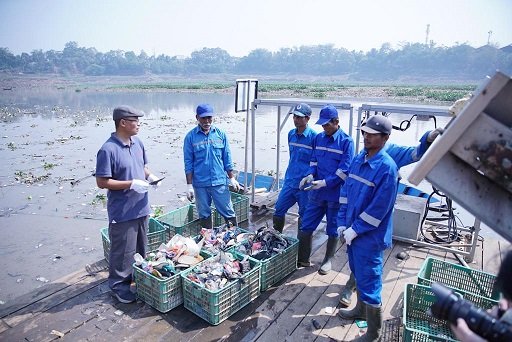 Ajak Masyarakat Tepi Sungai Citarum Kelola Sampah, Kolabs Yayasan Bening Saguling & BRI Peduli