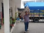 Panwascam Cimahi Tengah Awasi Distribusi Logistik Bilik Suara