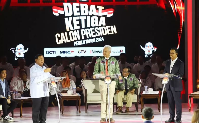 Alasan KPU Tempatkan Ganjar di Tengah Prabowo dan Anies Saat Debat Ketiga Capres