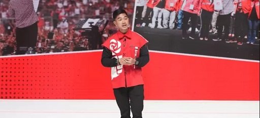 Kaesang Perkenalkan Diri ke Relawan Jokowi: Saya Mirip Mas Gibran, tapi Lebih Ganteng