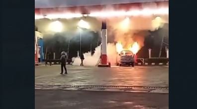 Minibus Terbakar di SPBU Cikamuning KBB, 1 Orang Alami Luka Bakar
