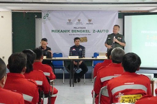 Baznas Beri Bantuan Modal UMKM Bengkel Motor di Bandung Melalui Program Z-Auto