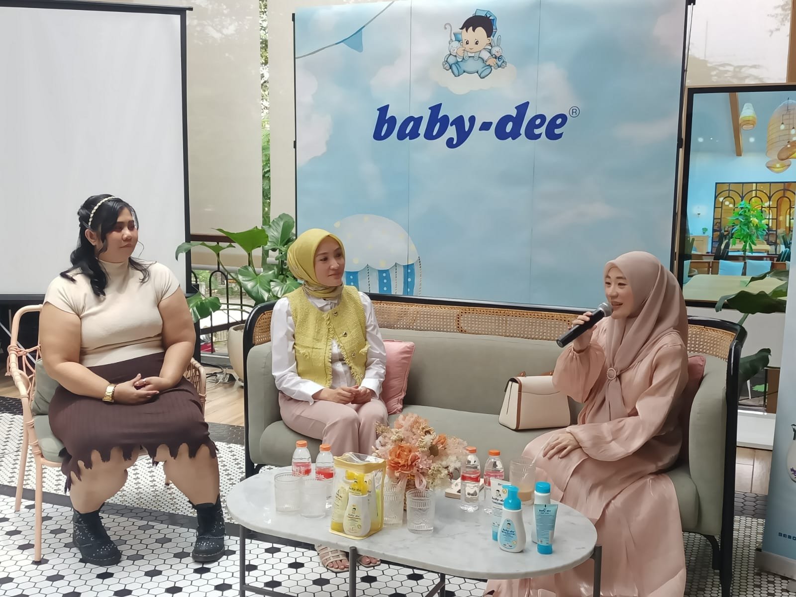 Jangan Asal Pilih, Simak Tips Merawat Kesehatan Kulit Buah Hati dengan Produk Sabun hingga Skincare Bayi yang Aman dan Sehat