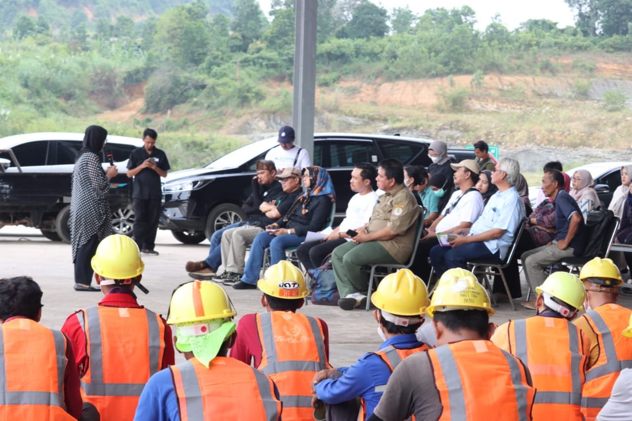Sambut Peringatan HPSN 2024, DLH Jabar Kampanyekan Gerakan Pungut Sampah