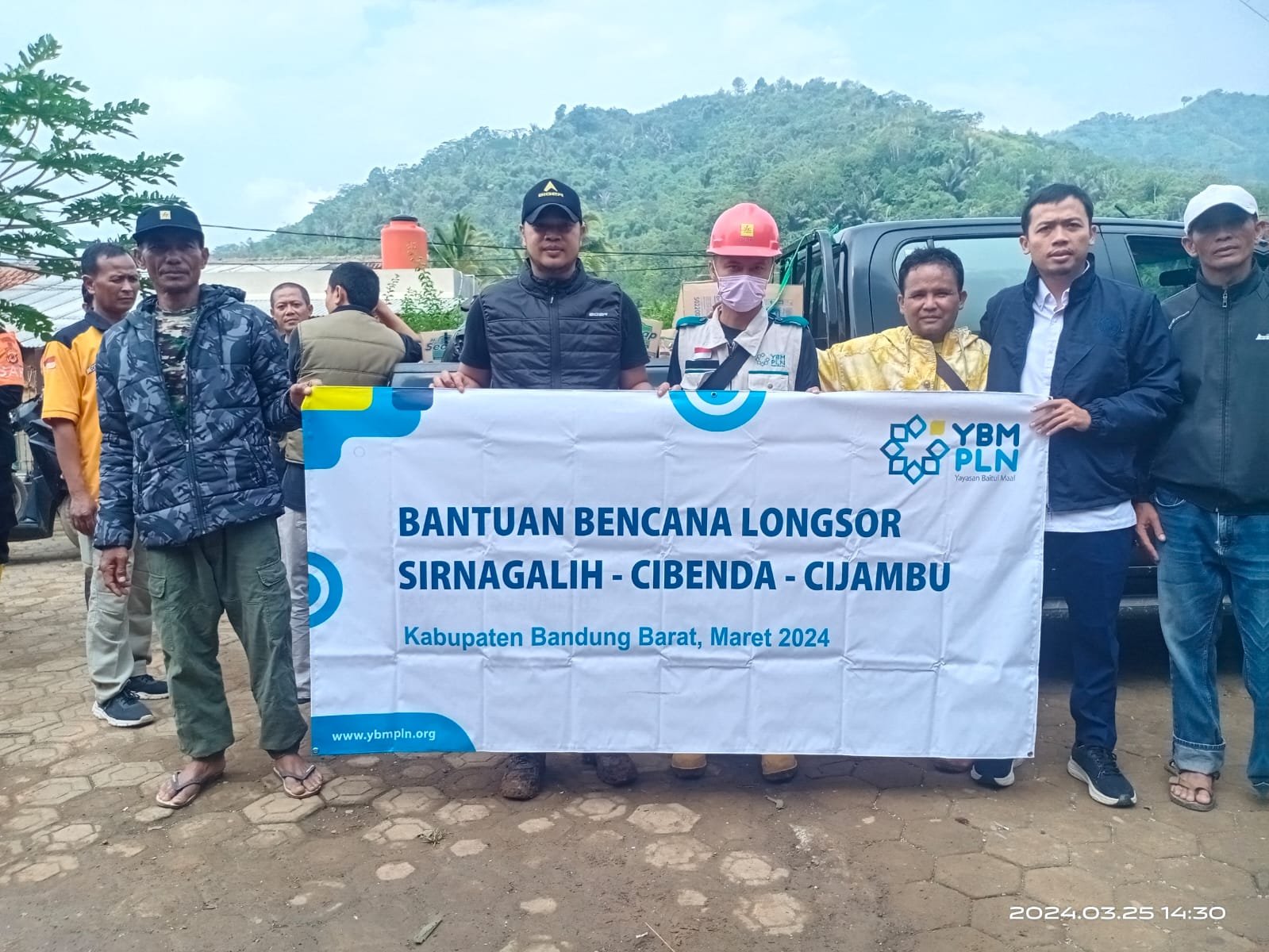 Gerak Cepat YBM PLN Salurkan Bantuan Korban Banjir Longsor di Cipongkor Bandung Barat