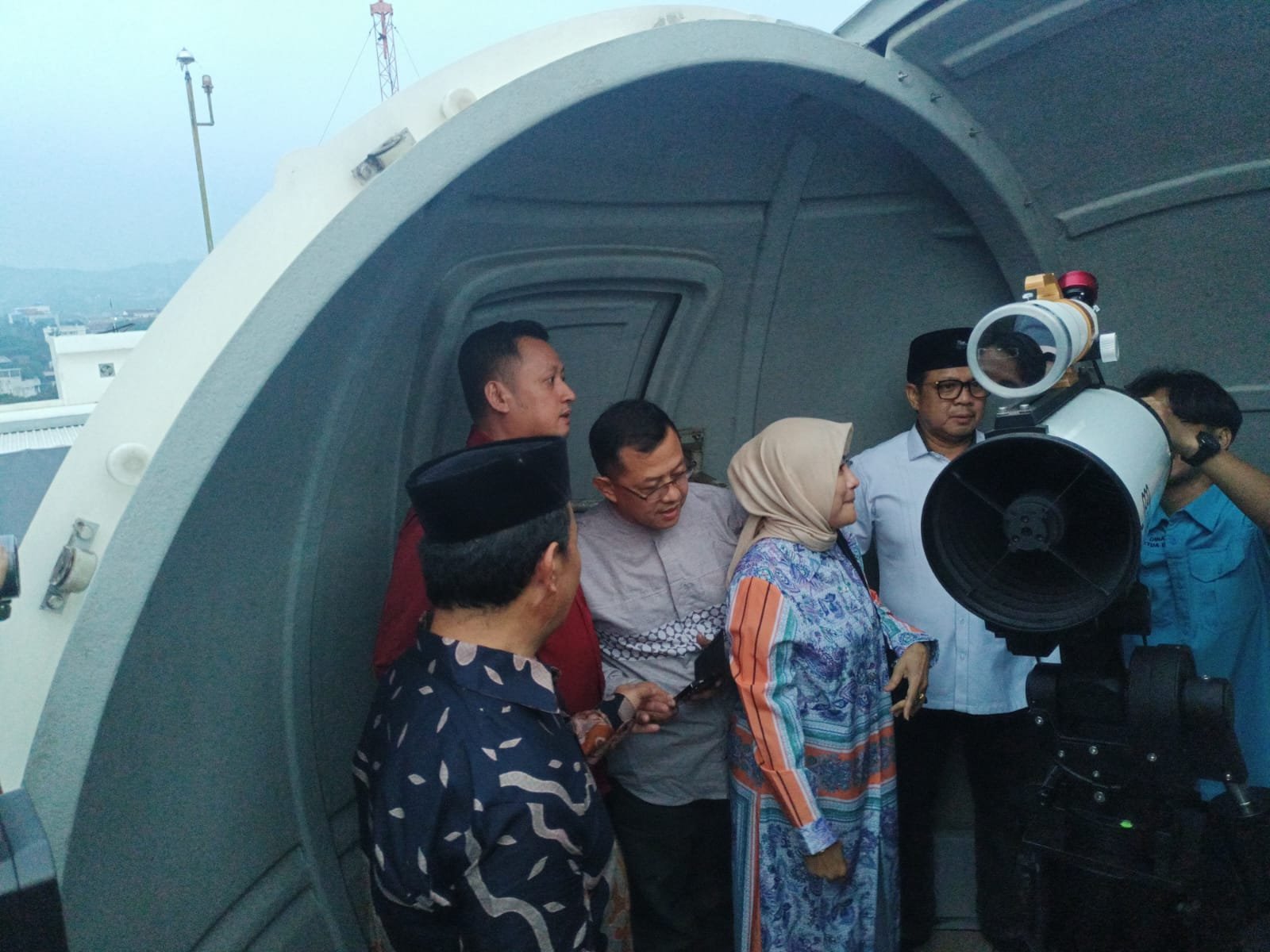 Posisi Hilal di Bandung Masih di Bawah 1 Derajat, 1 Ramadan 1445 H Tunggu Sidang Isbat