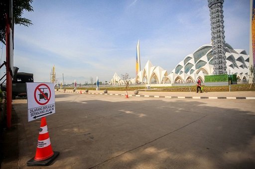 PKL Masjid Al Jabbar Dipindahkan ke Lokasi Parkir