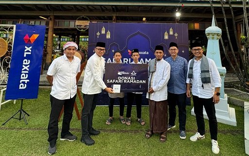 Dukung Pendidikan Digital Pesantren, XL Axiata Salurkan Bantuan Router dan Kuota Data di DIY dan Jawa Tengah