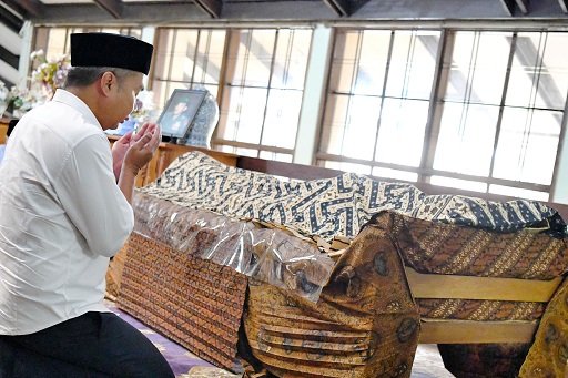 Bey Machmudin Ucapkan Belasungkawa atas Berpulangnya Solihin GP