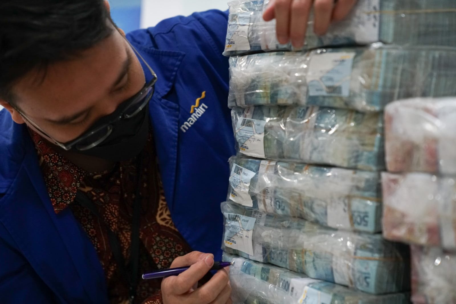 Antisipasi Kebutuhan Nasabah pada Ramadhan dan Idul Fitri, Bank Mandiri Siapkan Uang Tunai Rp 5,98 Triliun di Jabar