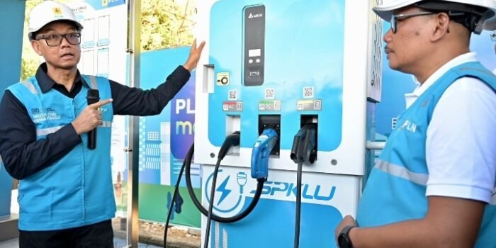 Dirut PLN Lakukan Inspeksi SPKLU Jalur Mudik, Pastikan 1.299 Unit Se-Indonesia Siaga Layani Pengguna Mobil Listrik