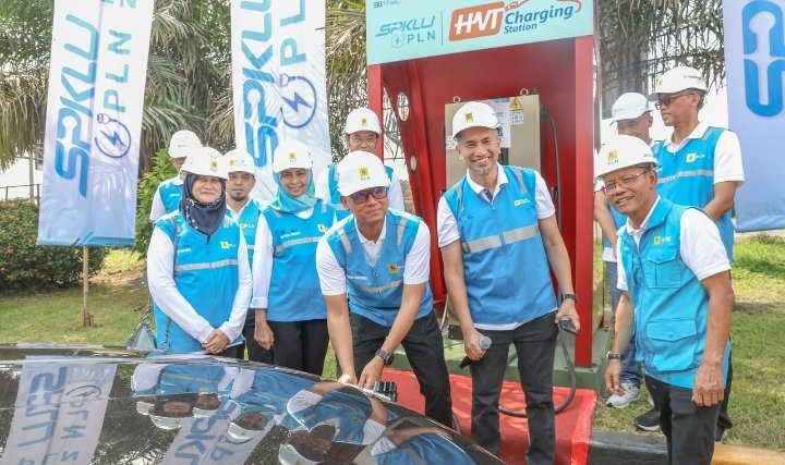 Dirut PLN Lakukan Inspeksi SPKLU Jalur Mudik, Pastikan 1.299 Unit Se-Indonesia Siaga Layani Pengguna Mobil Listrik