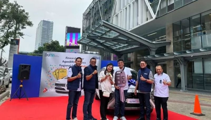 Apresiasi AgenBRILink, BRI Berikan Hadiah Mobil dan Logam Mulia