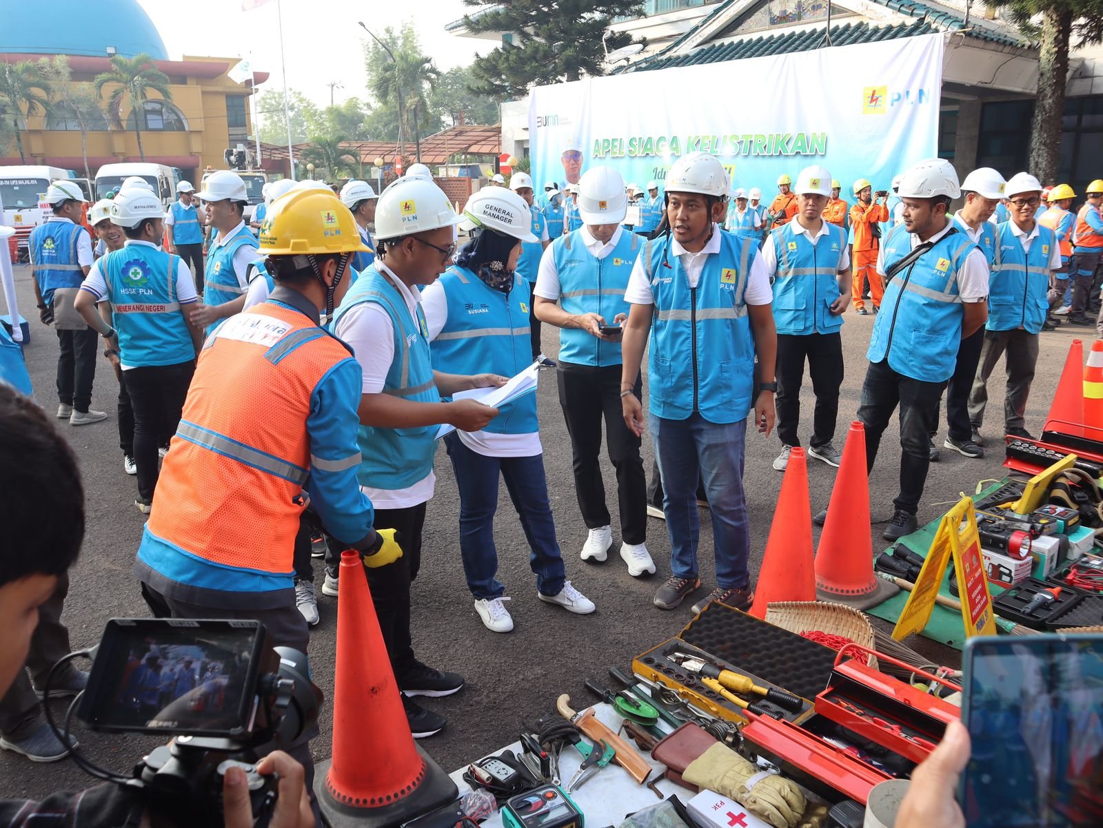 Pastikan Keandalan Listrik Idul Fitri 1445 H, PLN UP3 Bandung dan UID Jabar Lakasanakan Apel Siaga