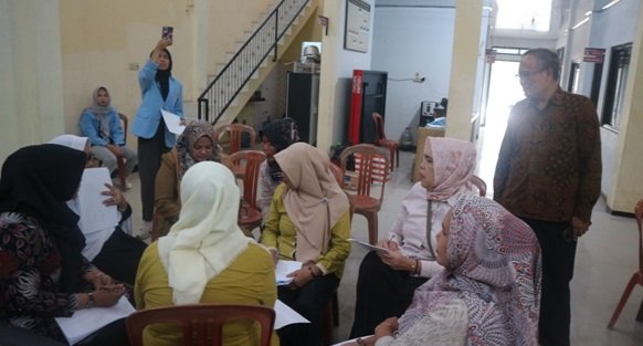 Prodi Teknik Industri Fakultas Teknik Unisba Berdayakan Kelompok Usaha Produk Olahan Sebagai produk Unggulan