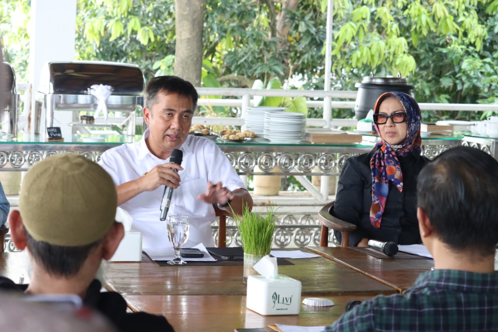 Sinergitas Pentahelix Pelaksanan Program Citarum Harum, Bey Machmudin Audiensi dengan Walhi Jabar