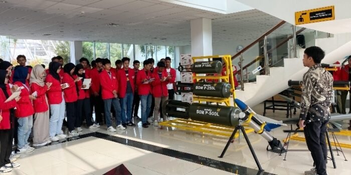 Mahasiswa Jakarta Global University Belajar Supply Chain System di Dahana