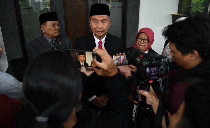 Penjabat Gubernur Jabar, Bey Machmudin Tegaskan Pelaksanaan Uji KIR Harus Dilakukan dengan Maksimal