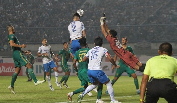 Bek Persib Bandung, Nick Kuipers Tandaskan Pangeran Biru Main Habis-habisan pada Laga Pamungkas Championship Series Malam Ini