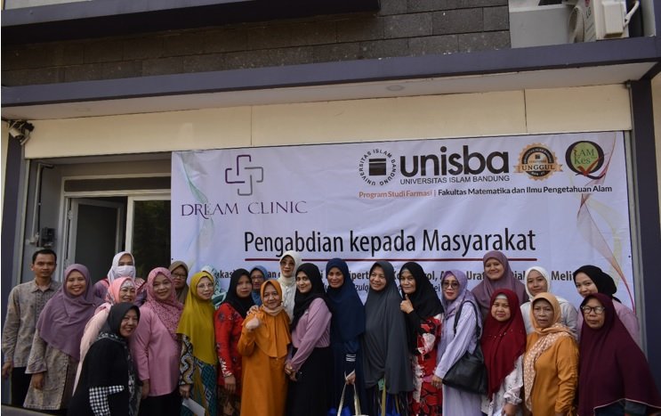 Program Studi Farmasi Unisba Bersama Dream Clinic Berikan Edukasi Kesehatan Penyakit Degeneratif